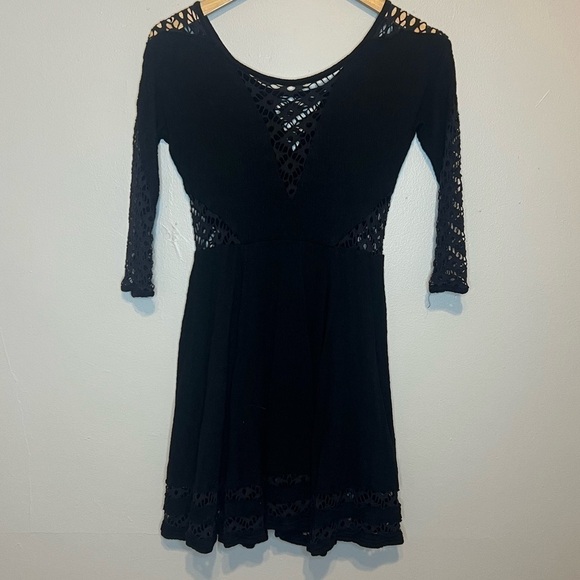 Free People Black Eyelet Lace Dress Sz XS Fit & Flare Textured Knit To The Point - Picture 10 of 10